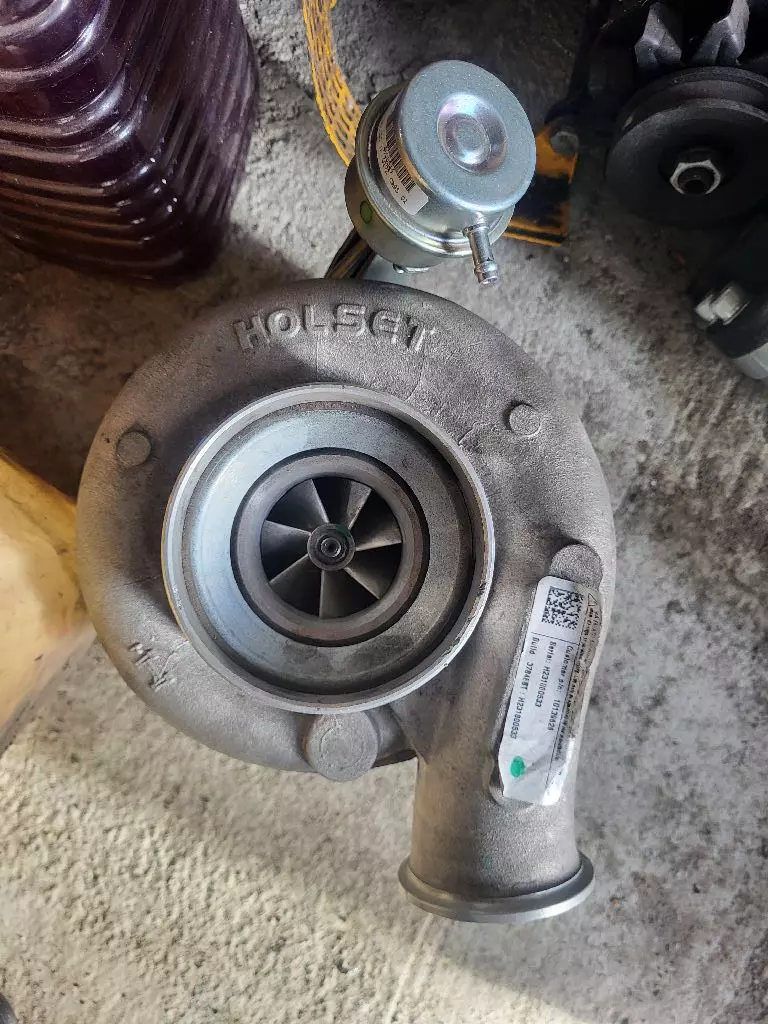 Продам турбину Holset новый