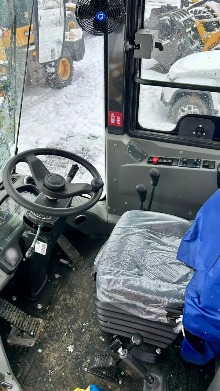 XCMG LW300FN-KN, Экскаваторы-погрузчики