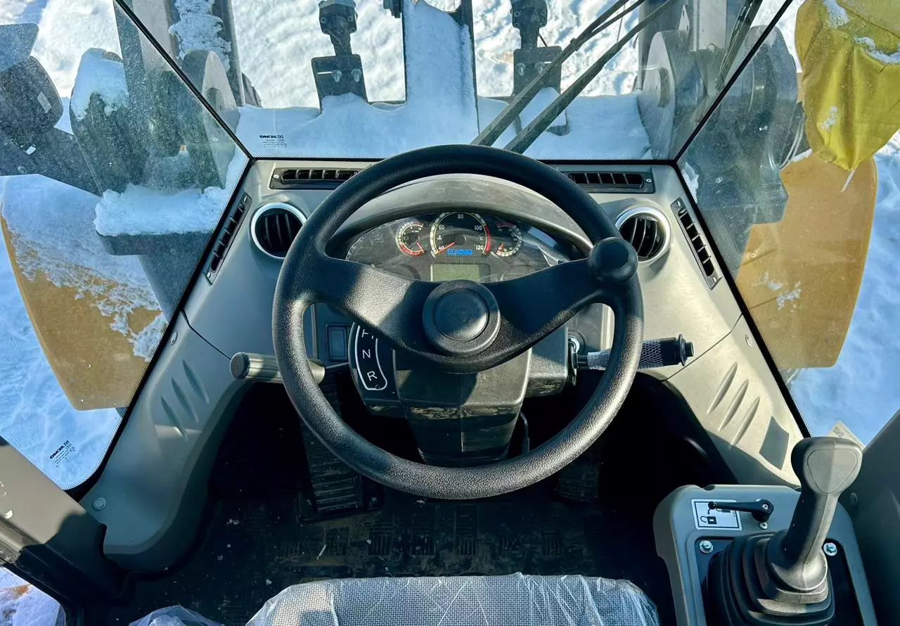 XCMG LW300FN-KN, Экскаваторы-погрузчики