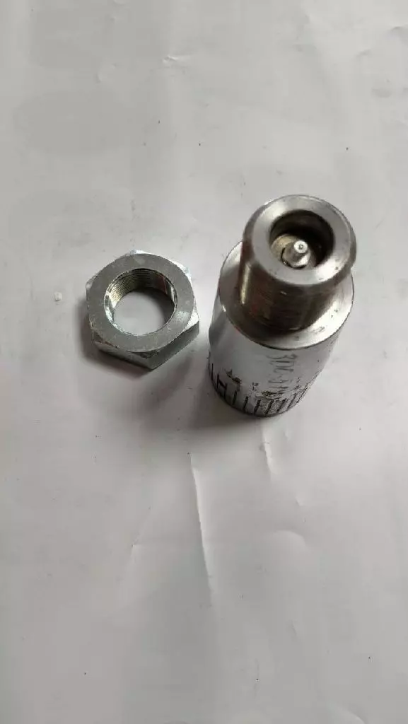 300-5440 Палец под конус (Нижнее крепление поворотного блока стрелы к каретке)