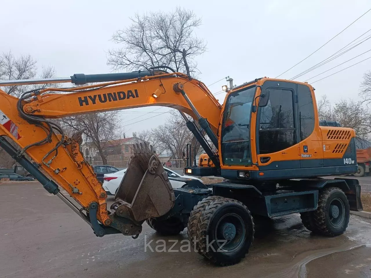 HYUNDAI
