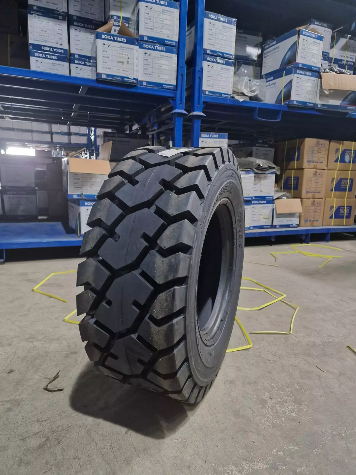 Шина пневматическая 12-16.5 14PR KENDA K612 KANNIBAL 147A2 TL