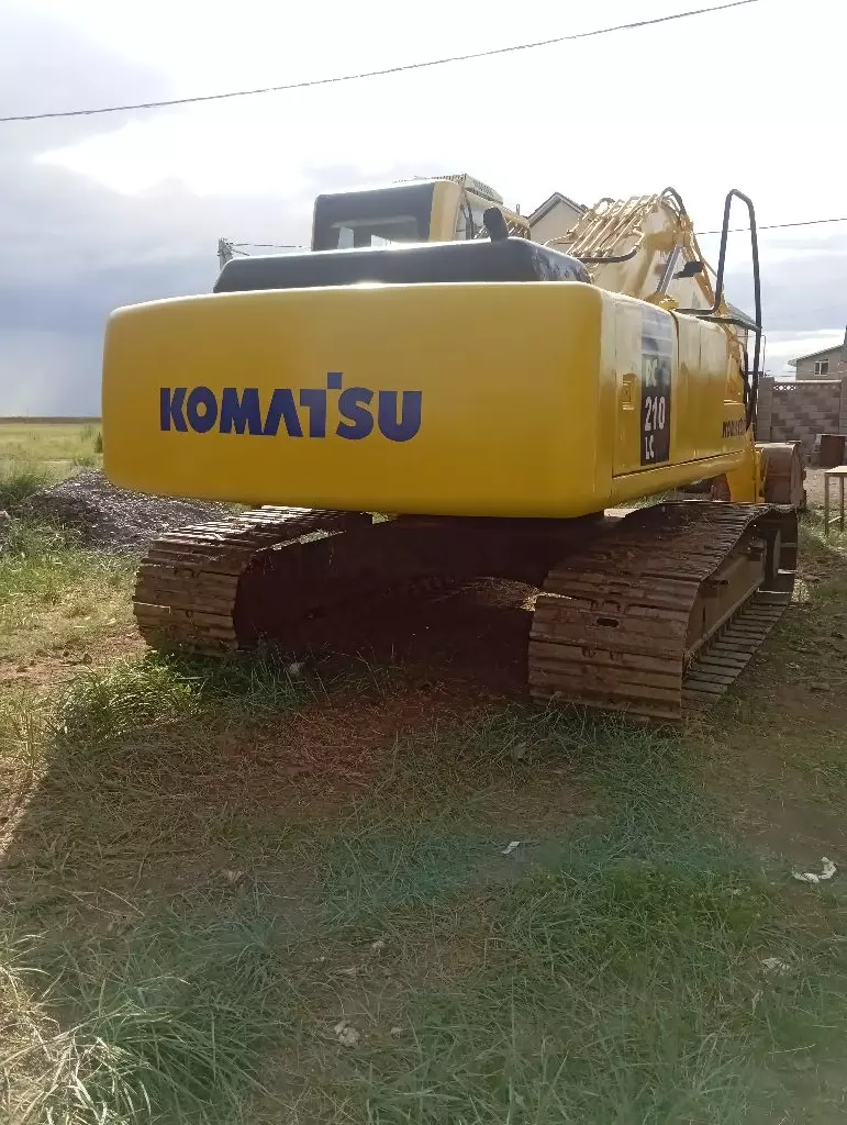 KOMATSU