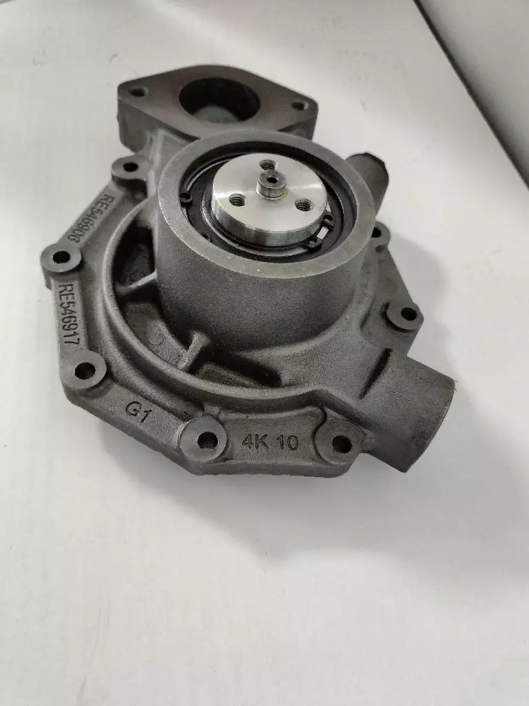 RE546906 Водяной насос John Deere RE505980
