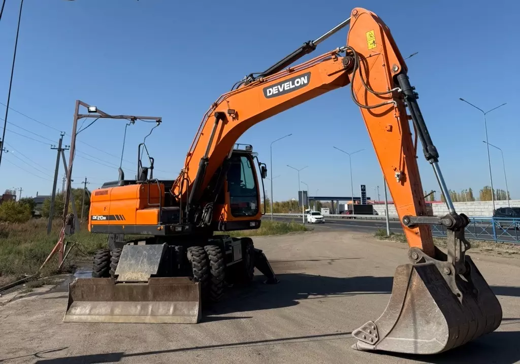 DOOSAN / DEVELON