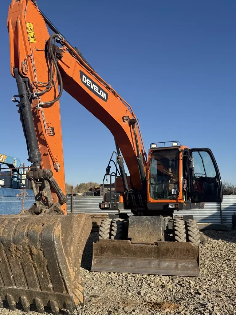 DOOSAN / DEVELON