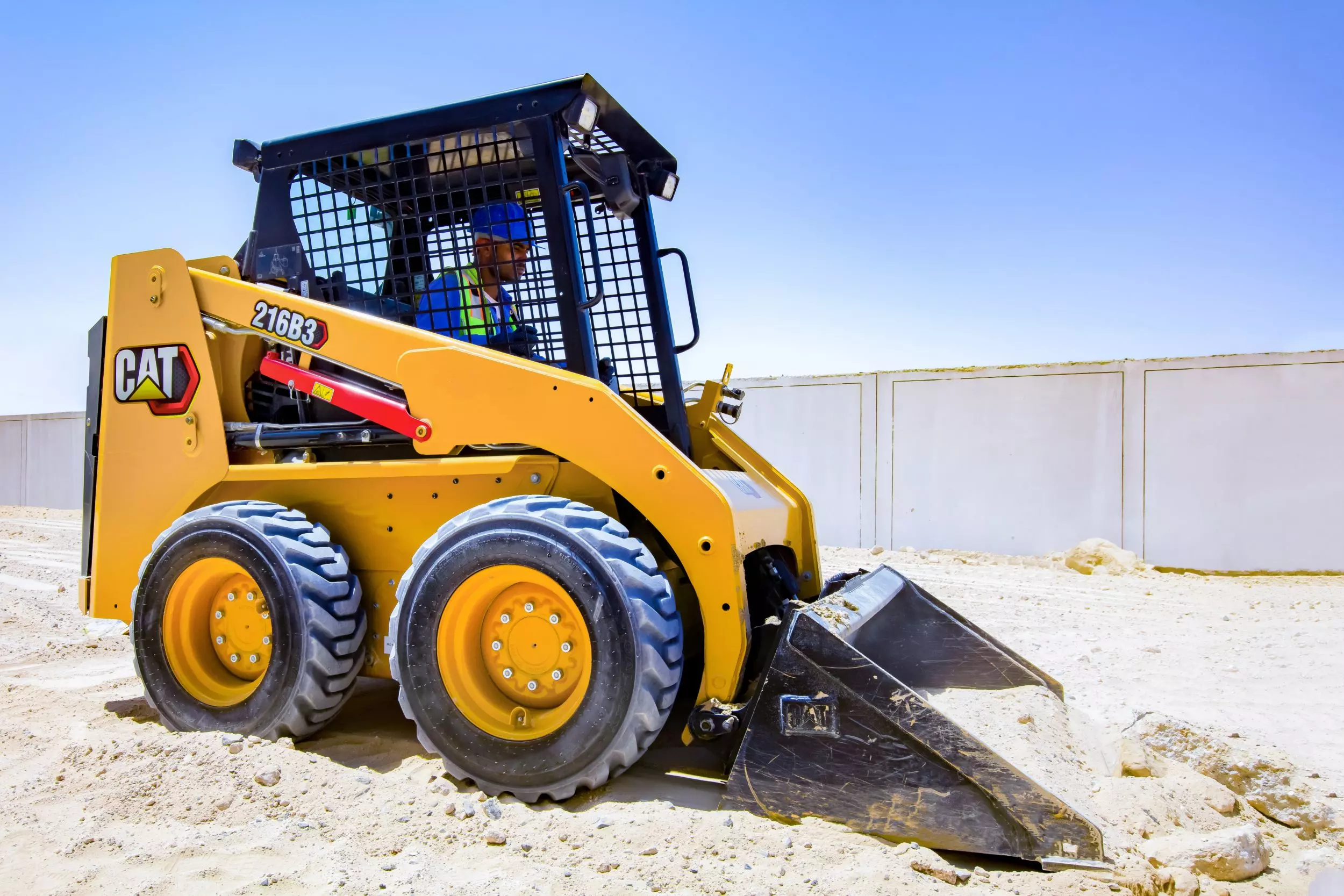 Caterpillar 216B3, Мини-погрузчики