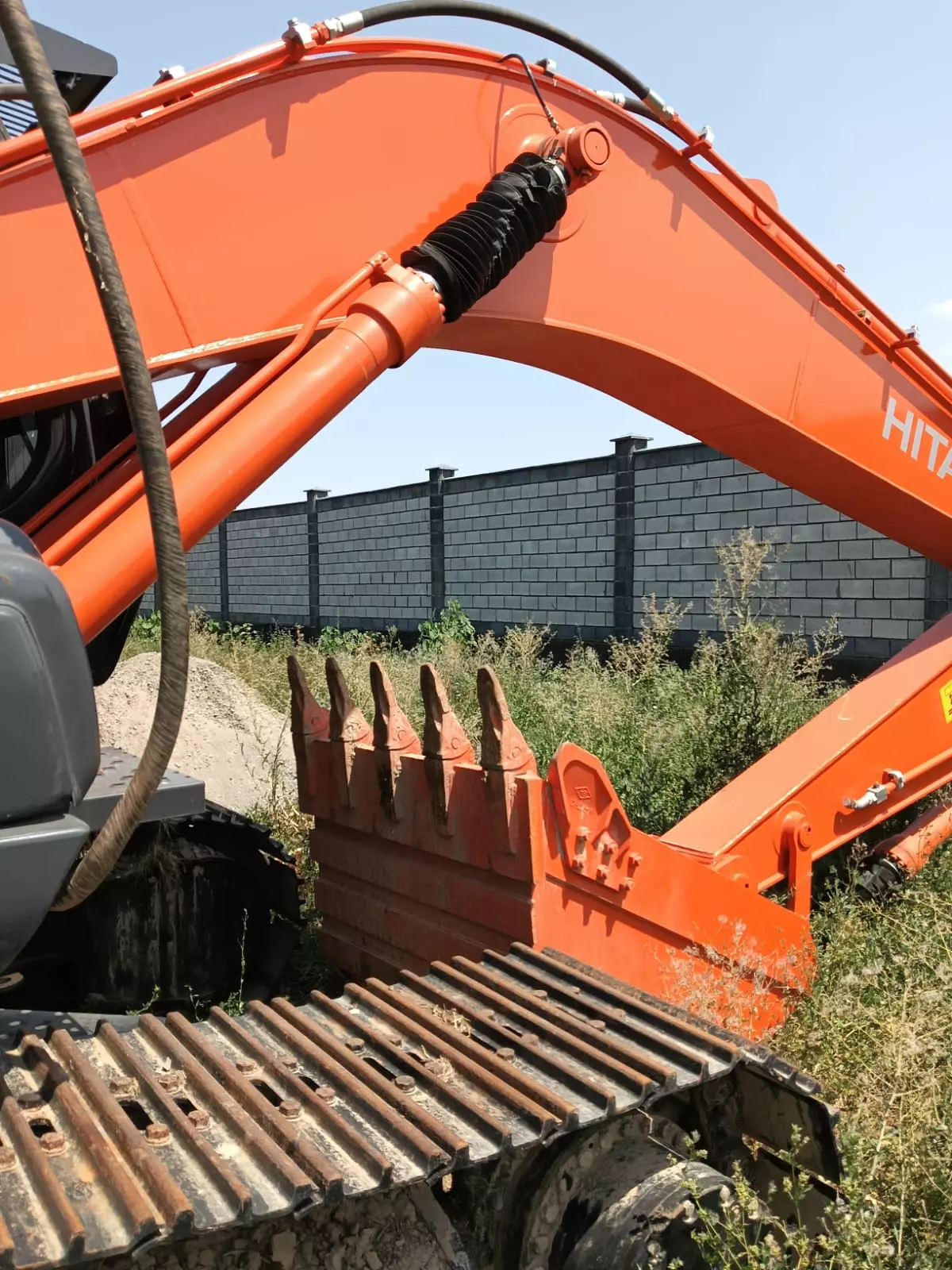 Hitachi ZX200, Экскаваторы-погрузчики