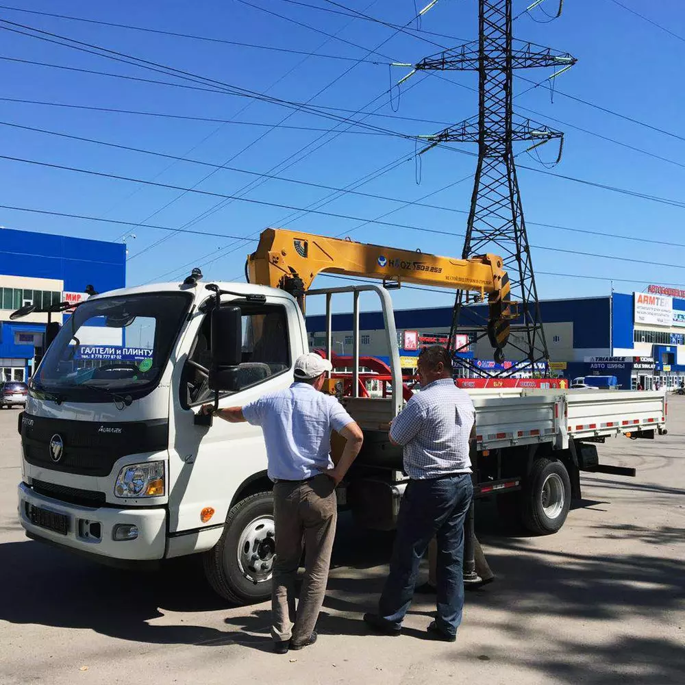 Foton Aumark BJ1099, Краны-манипуляторы