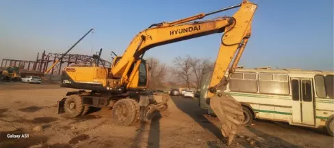 Hyundai R210W-9, Колесные экскаваторы