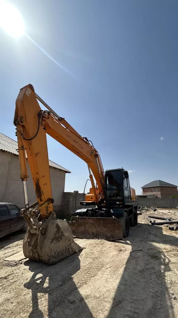 Hyundai R 210LC-7, Колесные экскаваторы