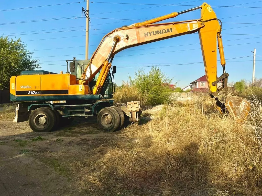 Hyundai R 210LC-7, Колесные экскаваторы