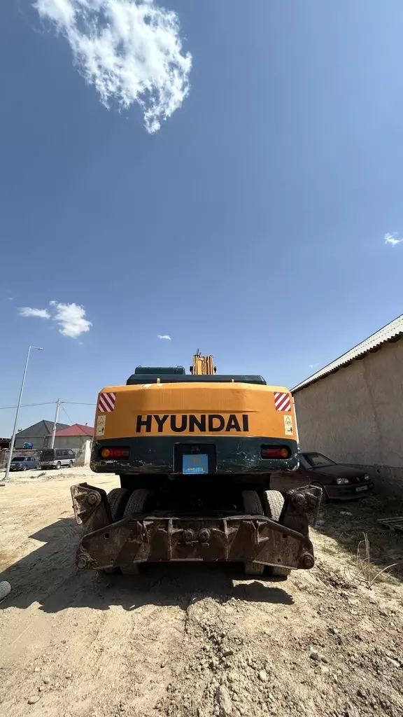 Hyundai R 210LC-7, Колесные экскаваторы