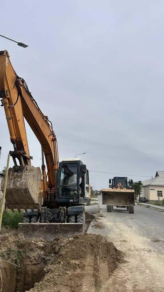 Hyundai R 210LC-7, Колесные экскаваторы