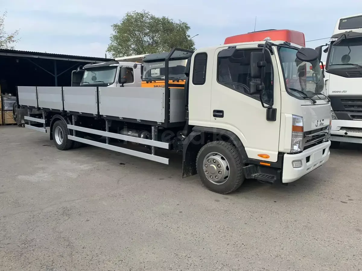 JAC N120
