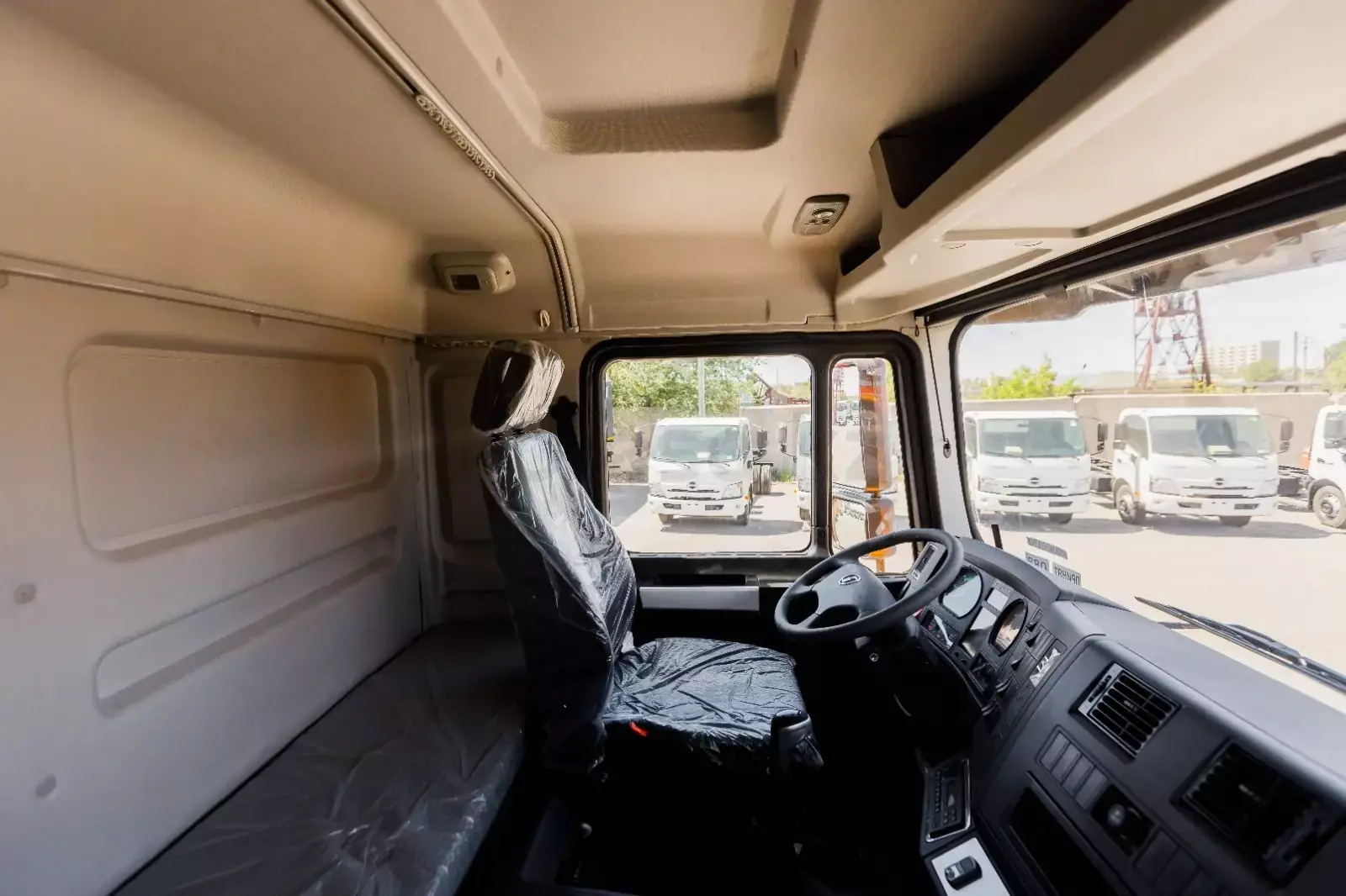 SHACMAN SX3258DR384