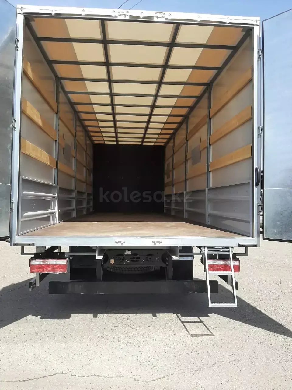 JAC N120