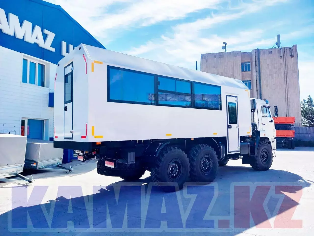 КАМАЗ-43118, Вахтовые автобусы