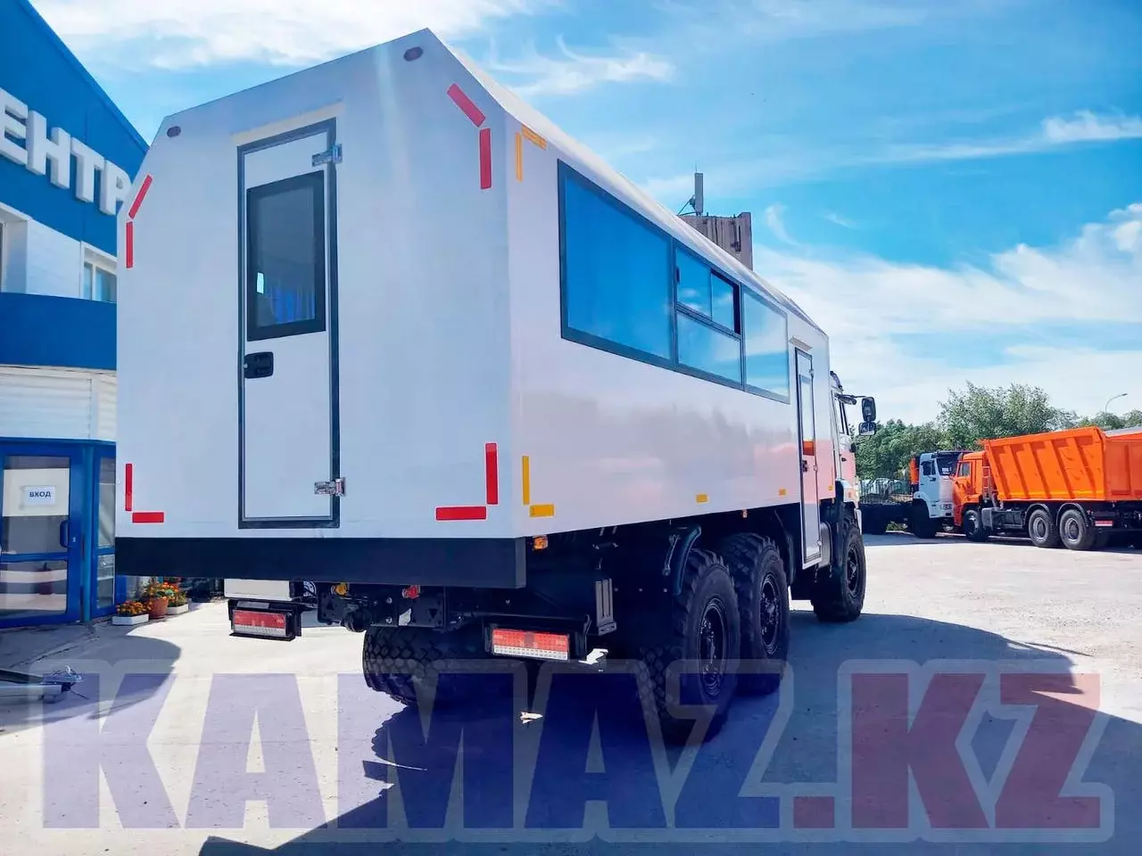 КАМАЗ-43118, Вахтовые автобусы