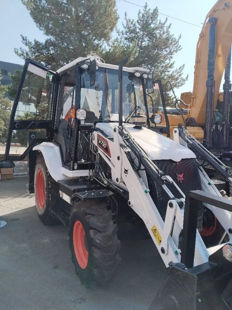 Bobcat B730, Экскаваторы-погрузчики
