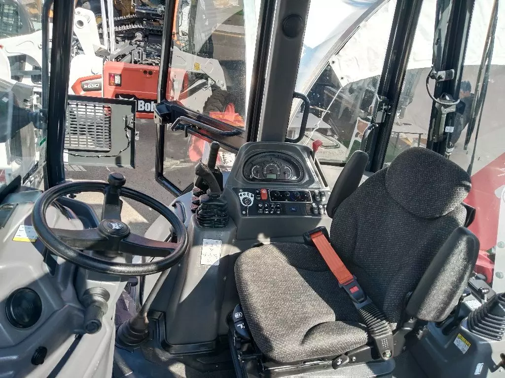 Bobcat B730, Экскаваторы-погрузчики
