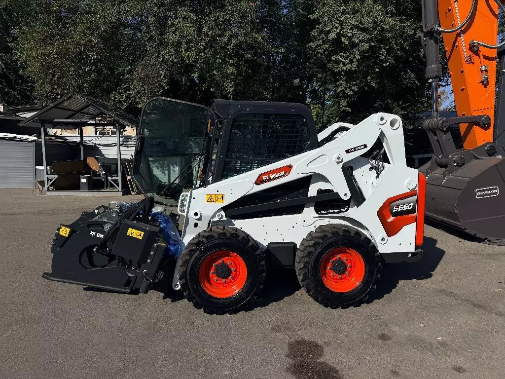 Bobcat S650, Мини-погрузчики