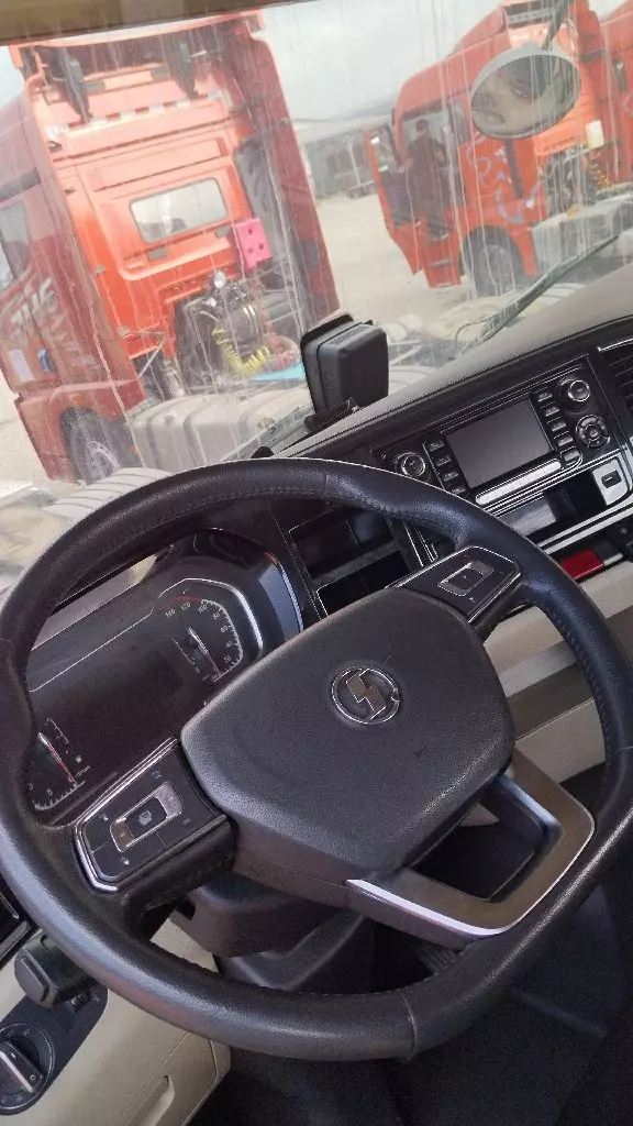 Shacman X5000, Тягачи седельные