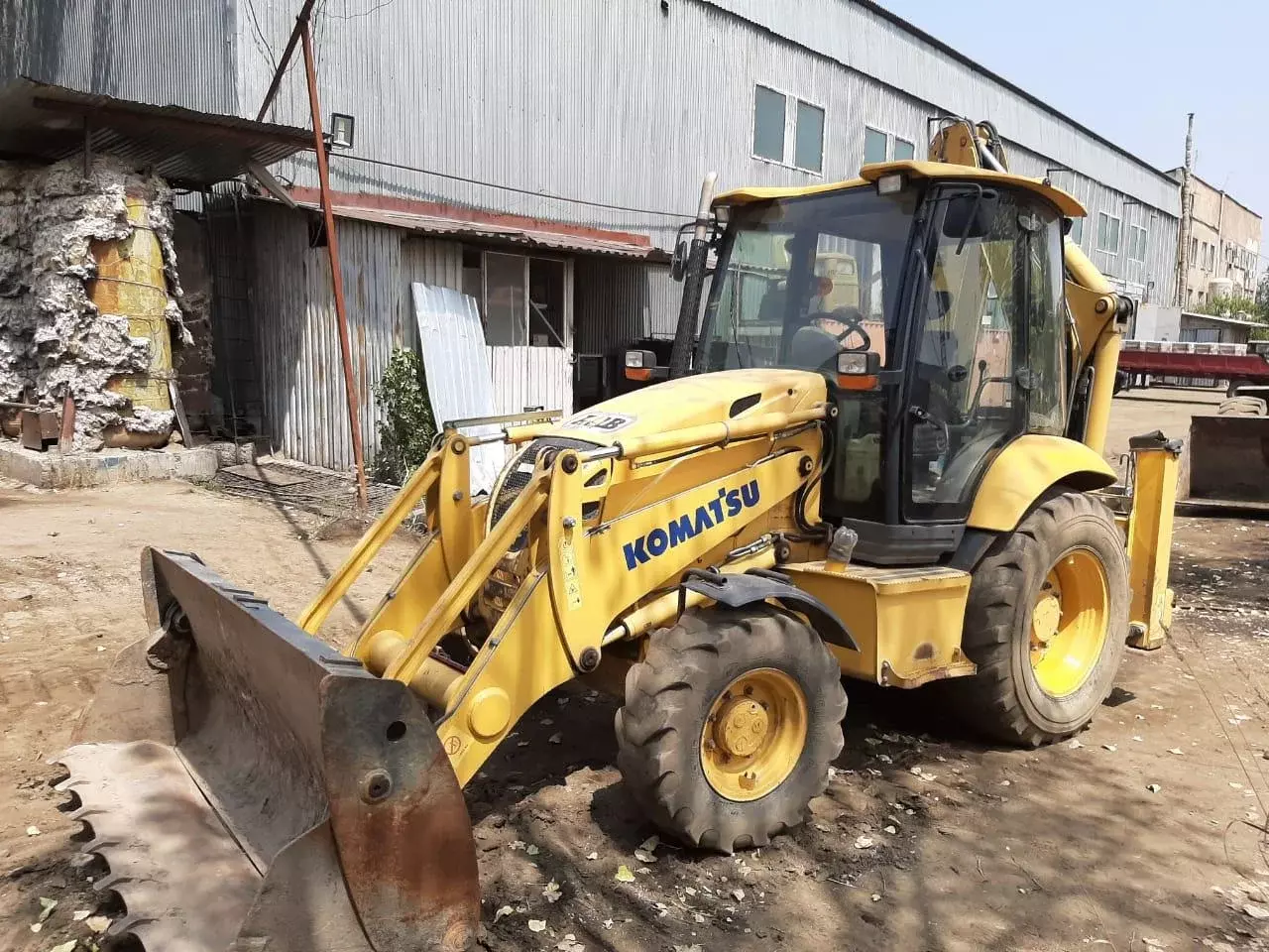 KOMATSU