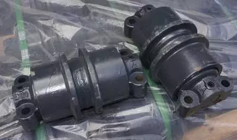 Каток опорный Hitachi 9096970