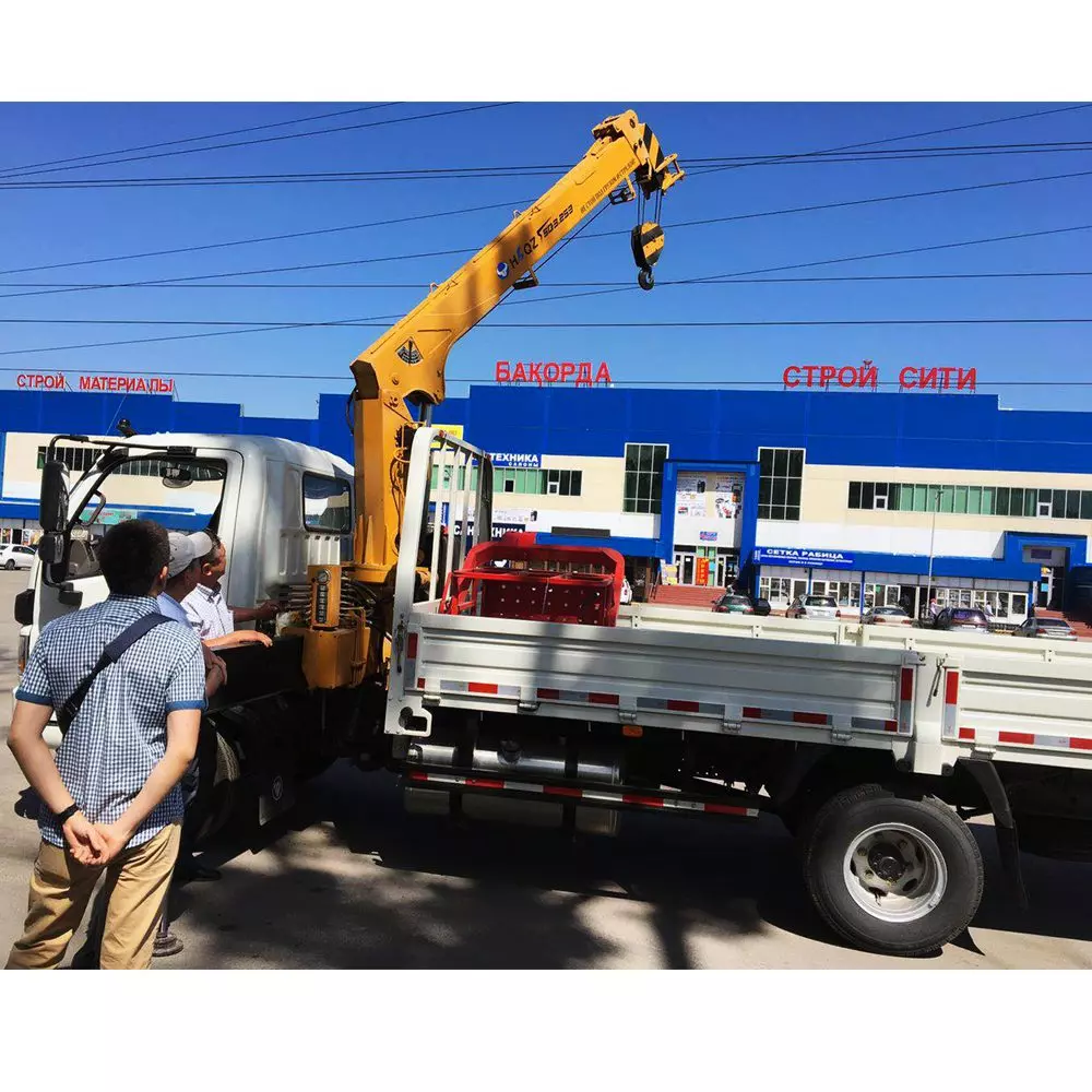 Foton Aumark BJ1099, Краны-манипуляторы