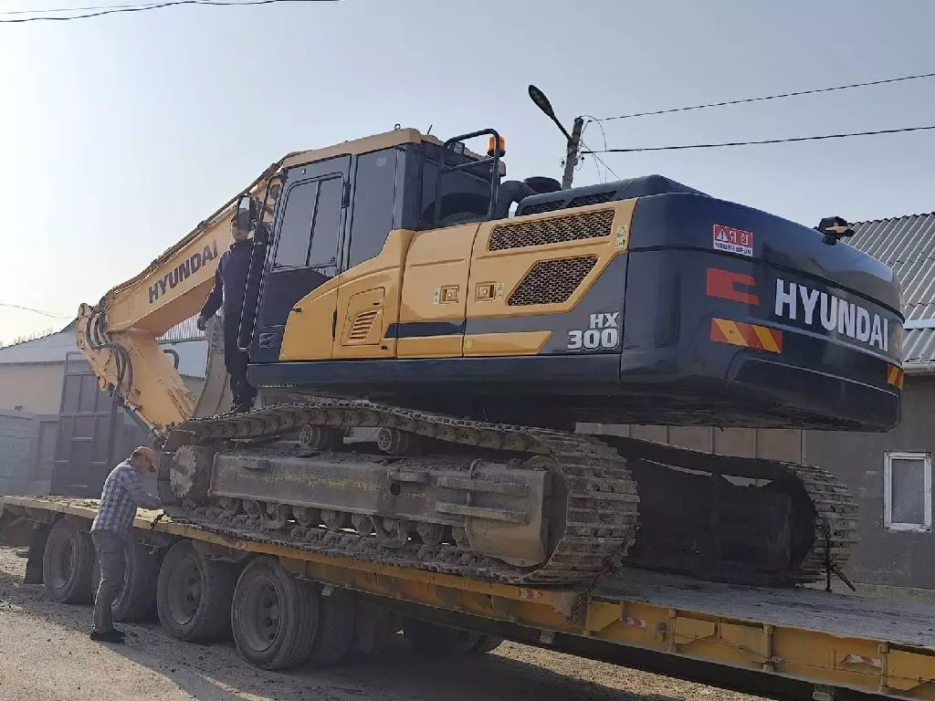 HYUNDAI