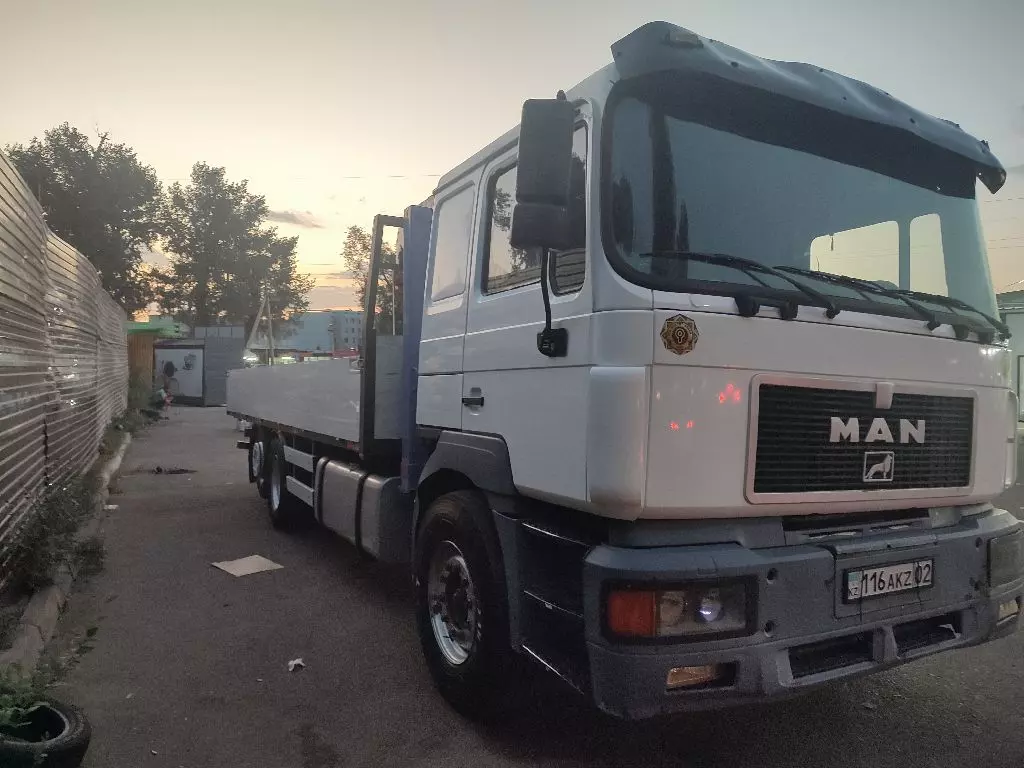MAN F2000