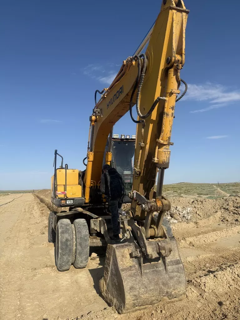 Hyundai R170W-7, Колесные экскаваторы