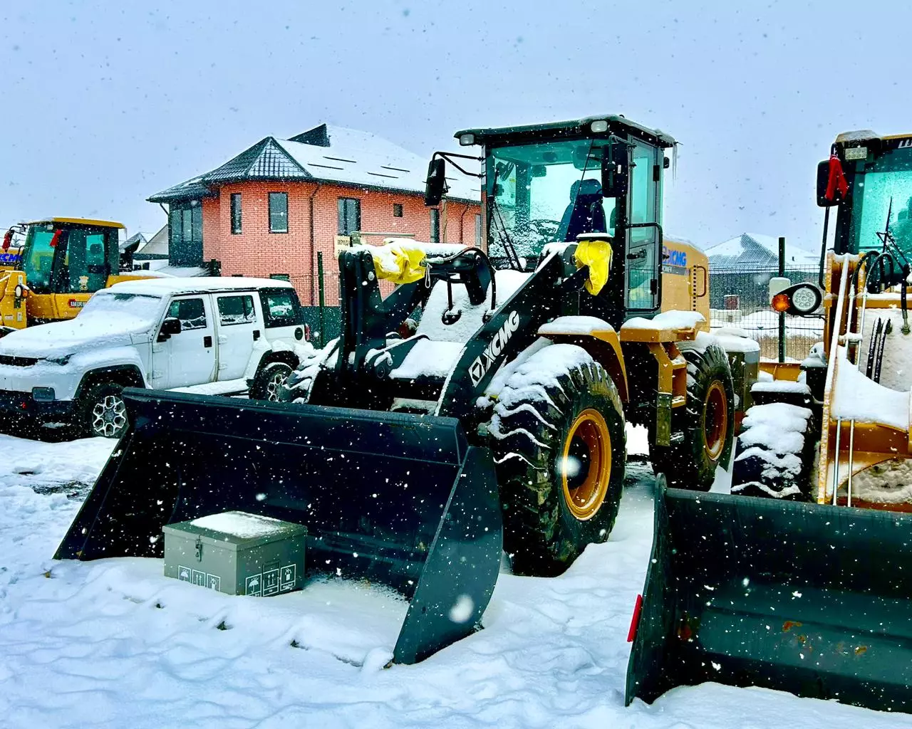 XCMG LW300FN, Экскаваторы-погрузчики