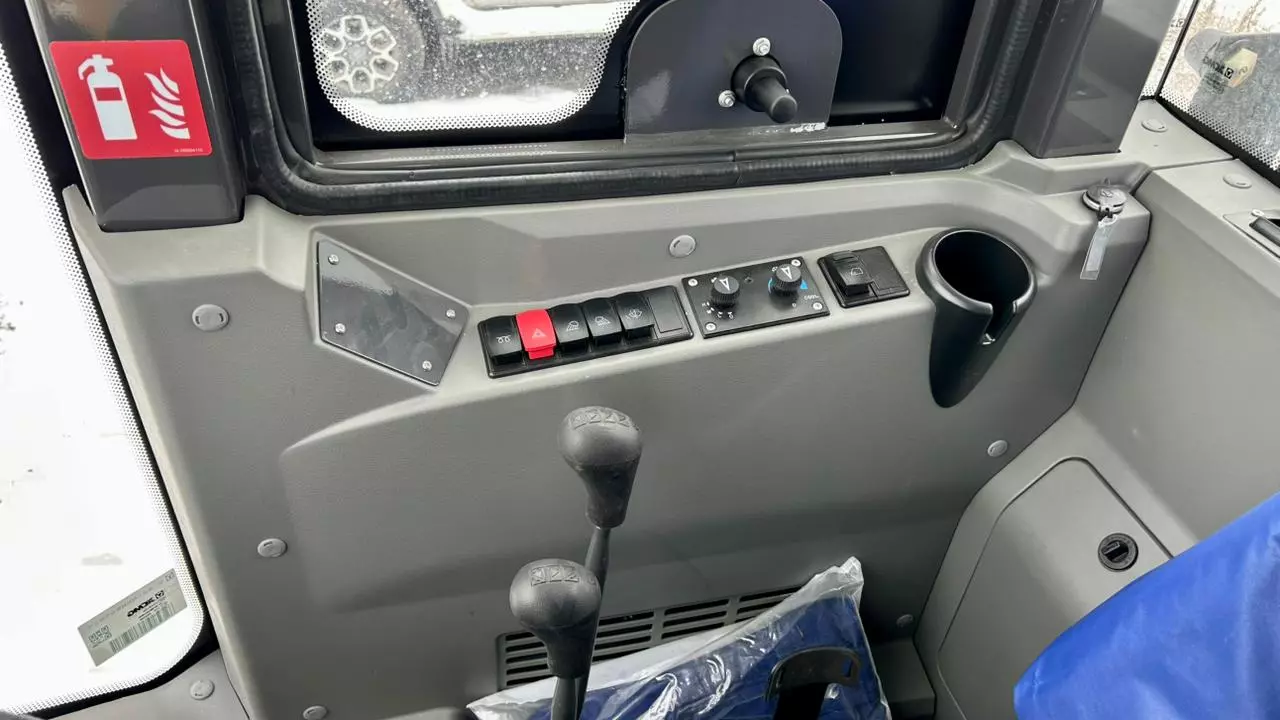 XCMG LW300FN, Экскаваторы-погрузчики