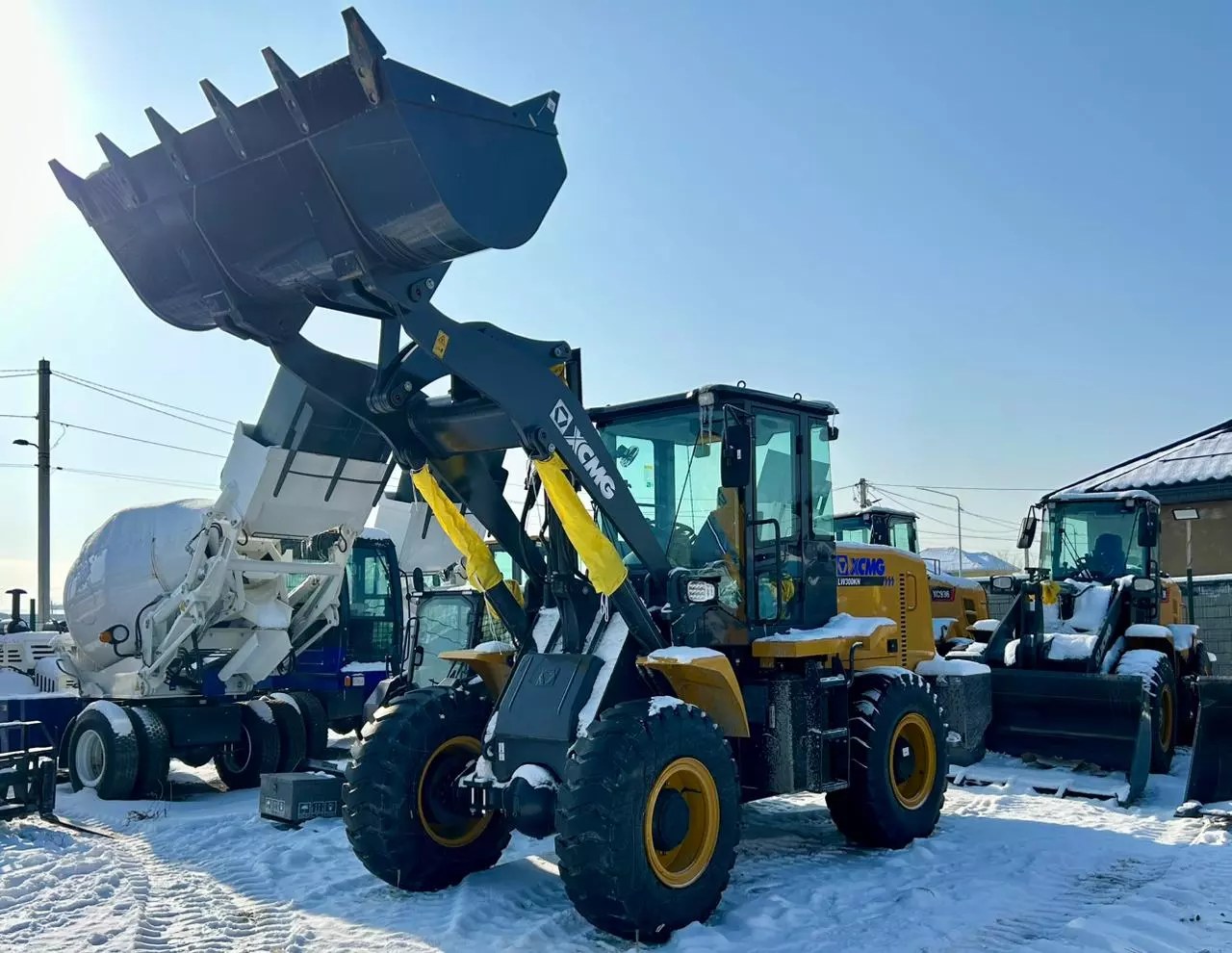 XCMG LW300KN, Экскаваторы-погрузчики