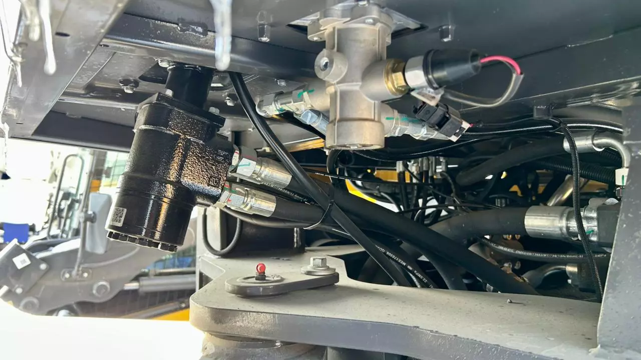XCMG LW300KN, Экскаваторы-погрузчики