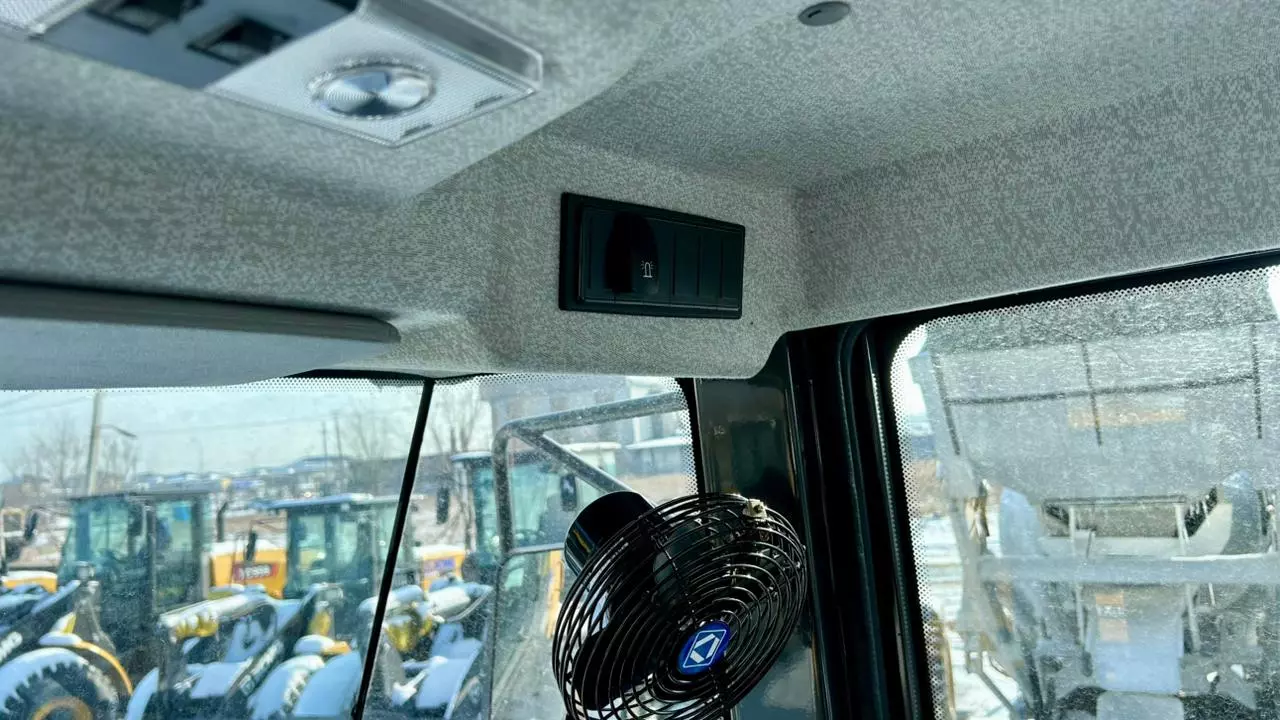 XCMG LW300KN, Экскаваторы-погрузчики