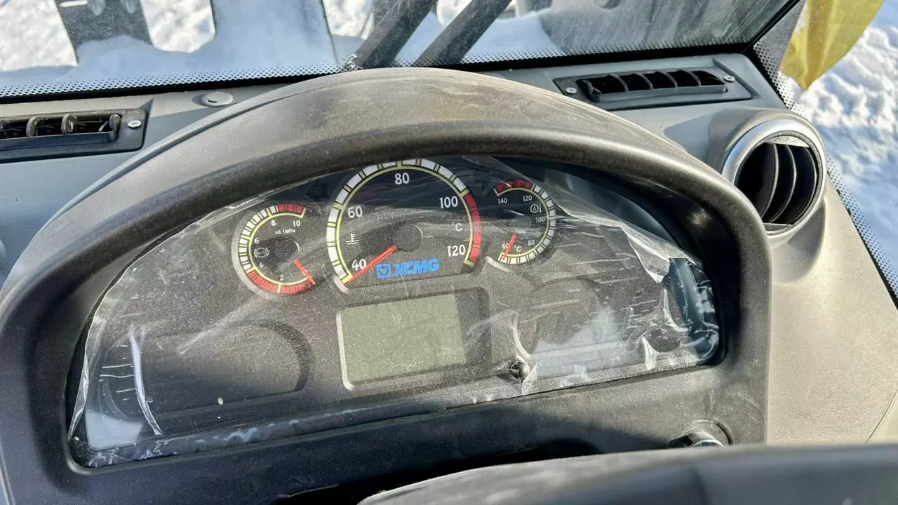 XCMG LW300KN, Экскаваторы-погрузчики