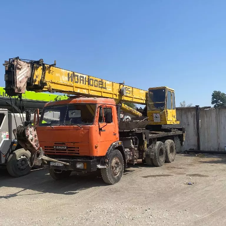 Ивановец КС-45717-1, Автокраны