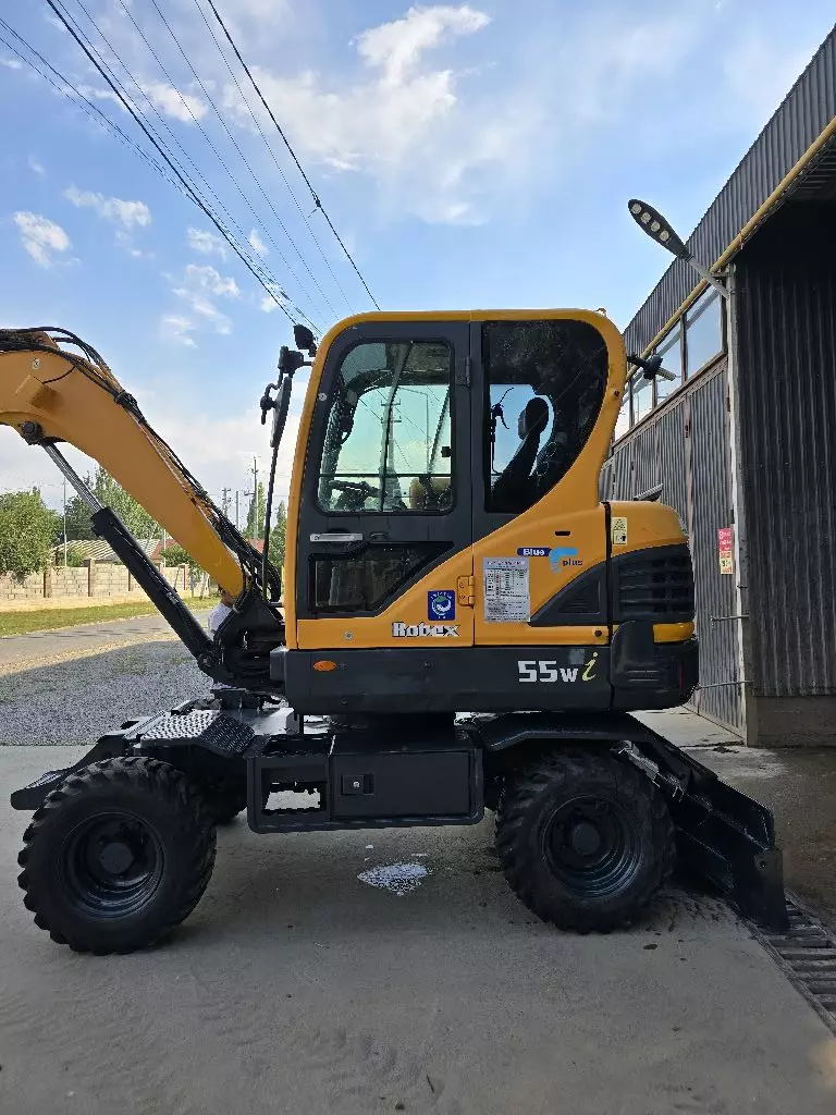 Hyundai R55, Колесные экскаваторы
