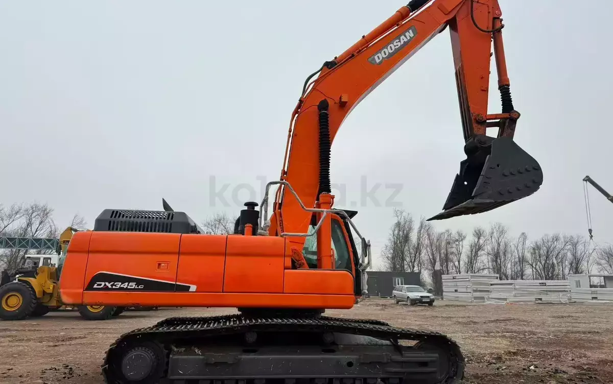 Doosan DX345LC, Гусеничные экскаваторы