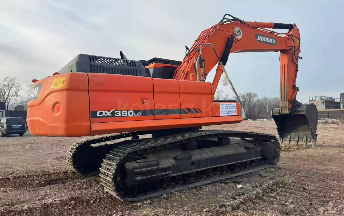 Doosan DX380LC, Гусеничные экскаваторы