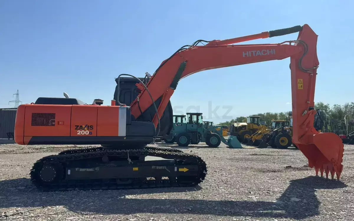 Hitachi ZX200, Гусеничные экскаваторы