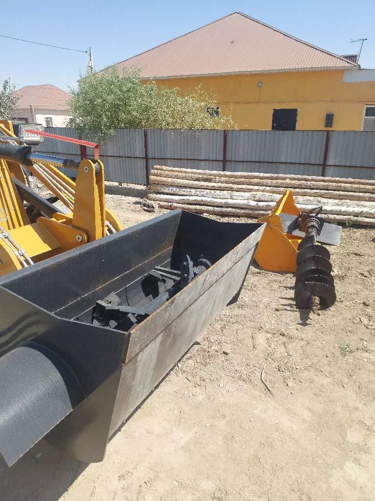 Продам бетономещалка 1.5 куб. И ямобур