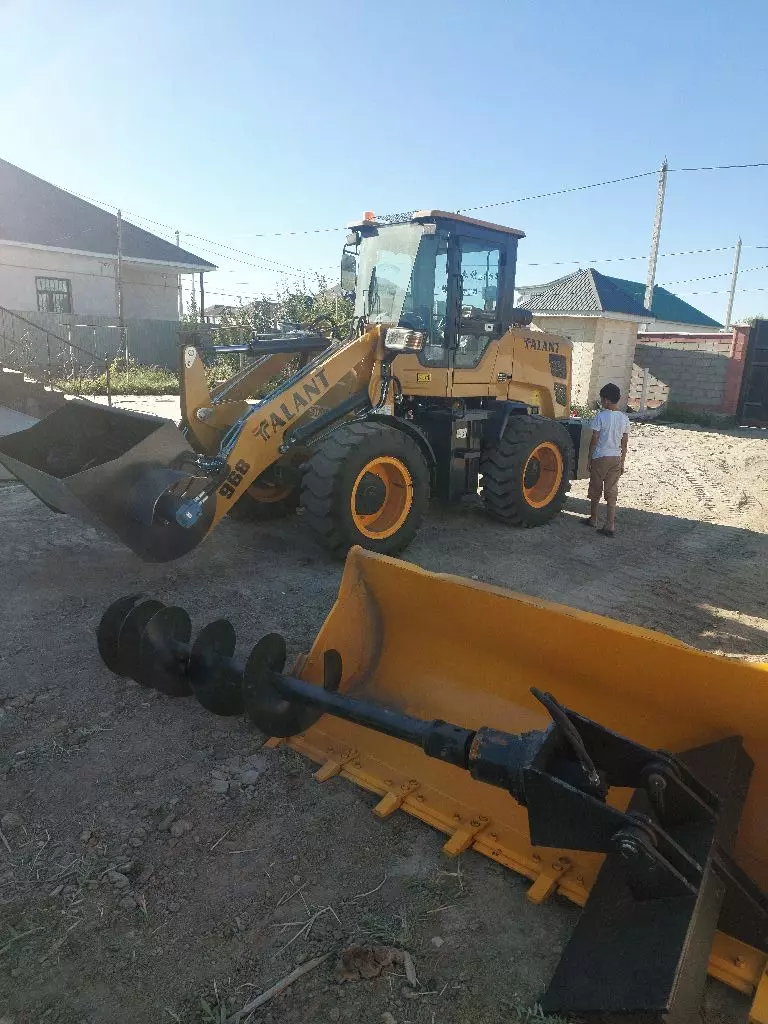 Продам бетономещалка 1.5 куб. И ямобур