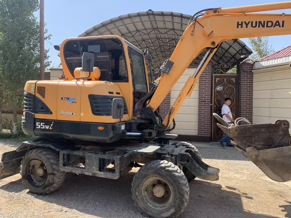 HYUNDAI