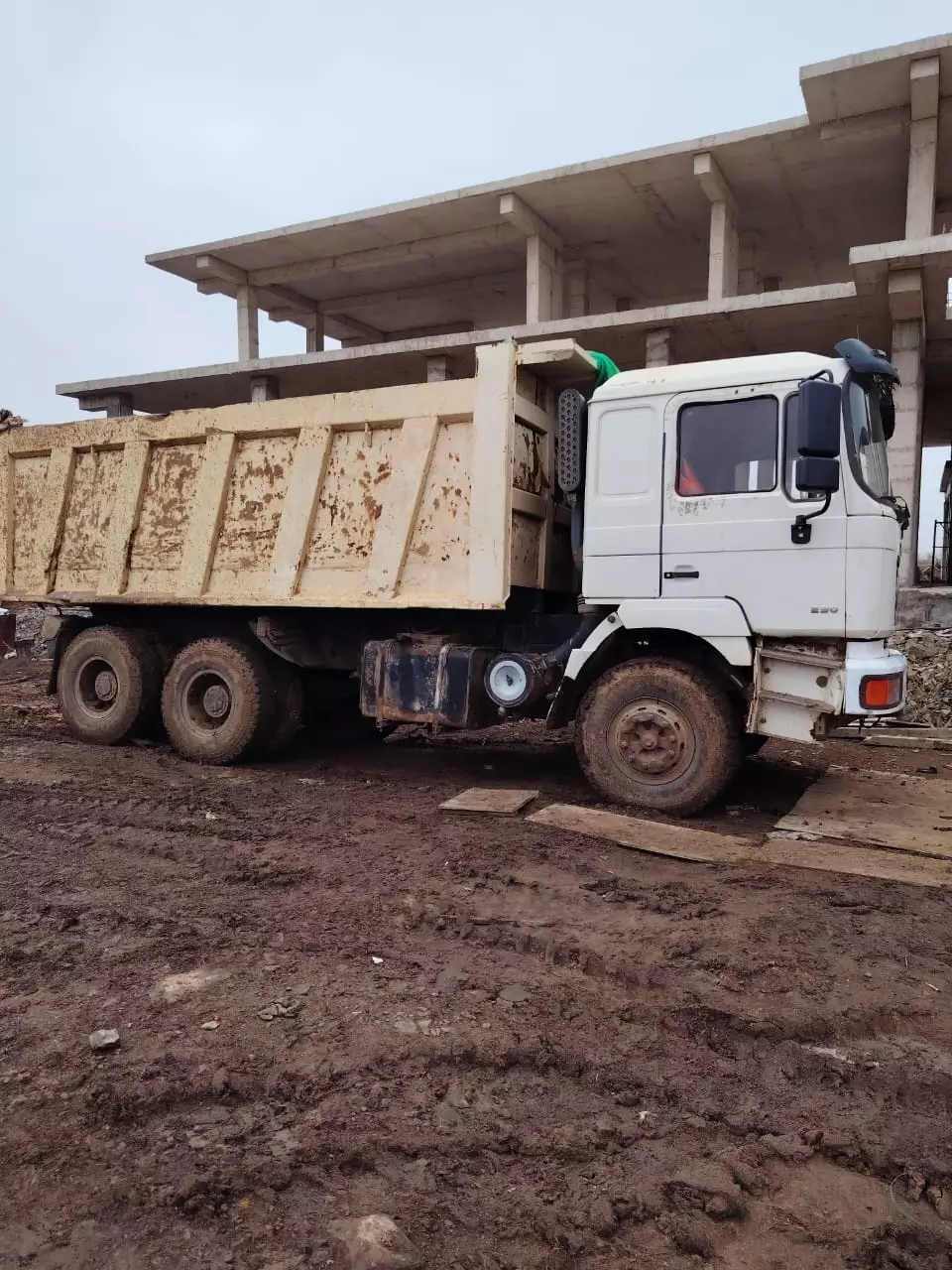 SHACMAN F2000 6x4, Самосвалы