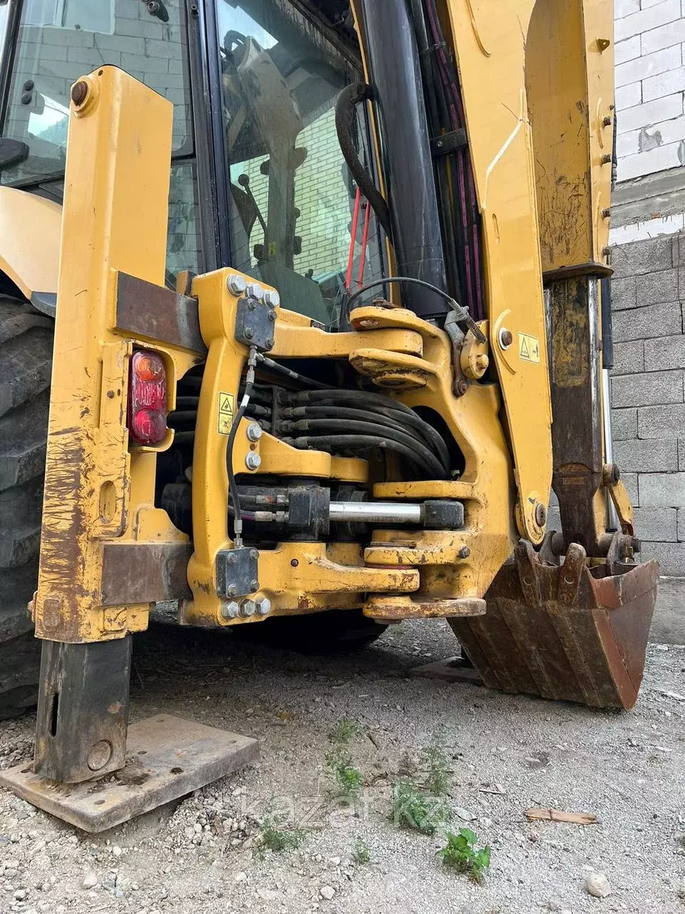Caterpillar 422F2