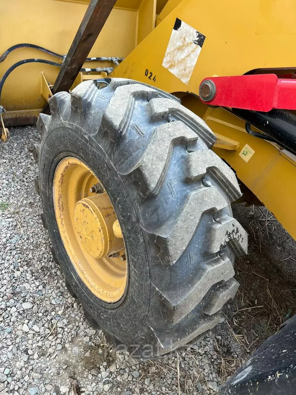 Caterpillar 422F2